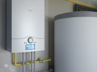 Moderne Gasheizung mit Warmwasserbereitung