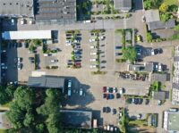 Das Bild zeigt das Werksgelände der Stadtwerke Hilden aus der Vogelperspektive.