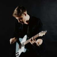 Florian Franke an der Gitarre.